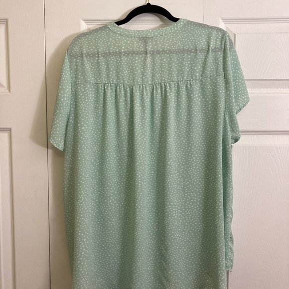 Torrid Blouse Shirt Top Plus Size Size 2 Green White Polka Dot Preppy - Picture 3 of 3